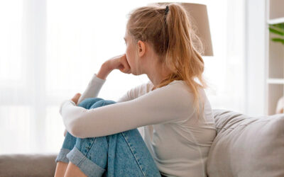 ¿Cómo saber si tu hijo adolescente necesita ayuda psicológica? Señales normales y de alerta